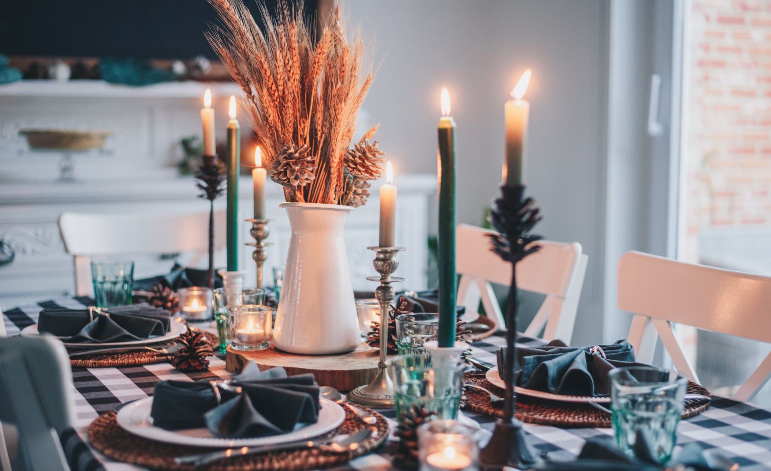 Table setting with candles and napkins